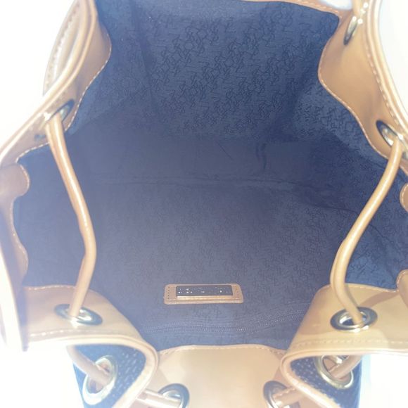 Prada Drawstring Vitello Dino Bucket 2Way Shoulder Bag Black - Picture 13 of 15